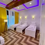 Hevals Palace